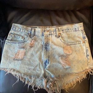 High waist Levi distressed shorts